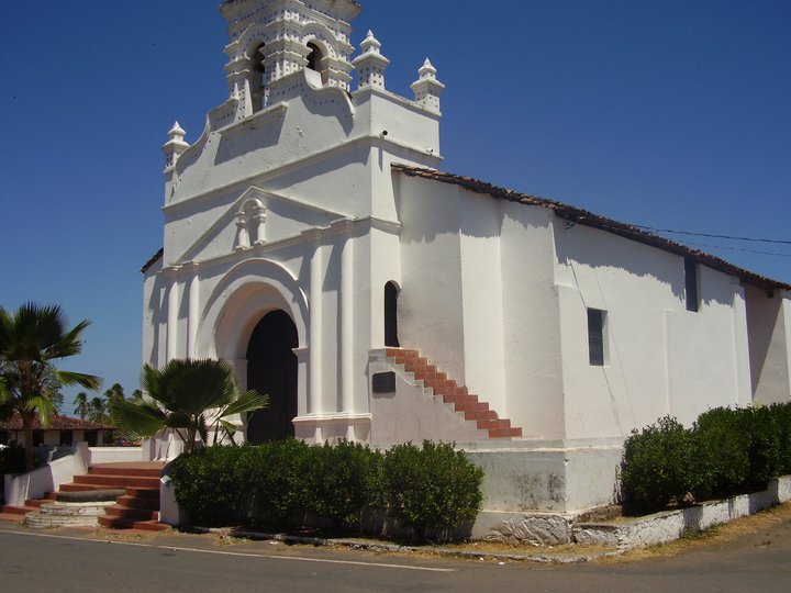 Archivo:Iglesia de parita.jpg