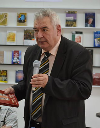 File:Mihai Cimpoi (crop2).jpg