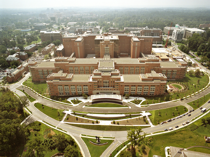 Archivo:NIH Clinical Research Center aerial.jpg