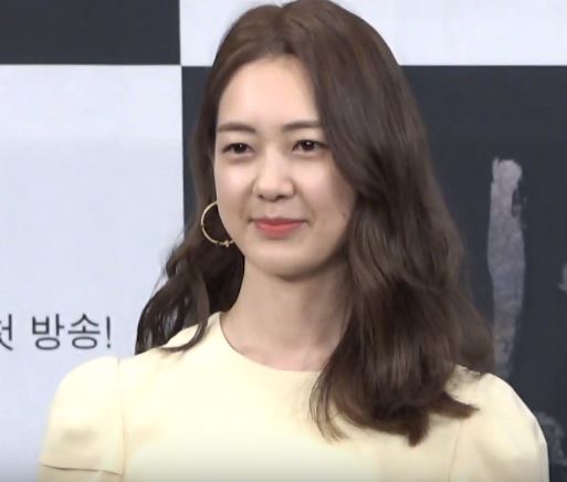 File:190502 이요원.jpg