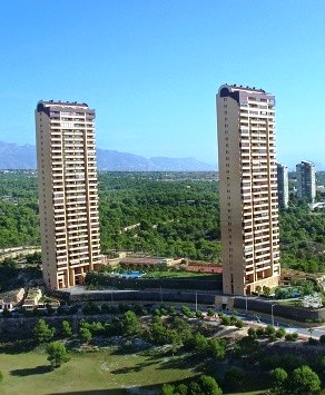 File:Las terrazas de benidorm.jpg