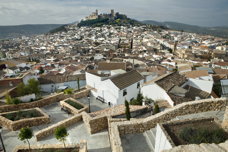 Archivo:Panorámica de Alcalá la Real.jpg