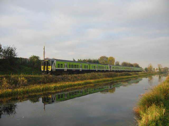 File:Railcar departing Broombridge - geograph.org.uk - 1049445.jpg