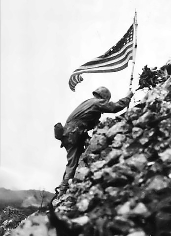 Файл:US Flag raised over Shuri castle on Okinawa.jpg