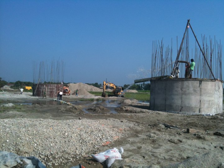 File:Bridge being dewatered.jpg