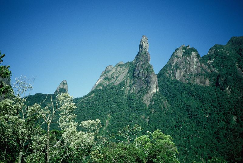 File:Dedo de Deus Teresopolis.jpg