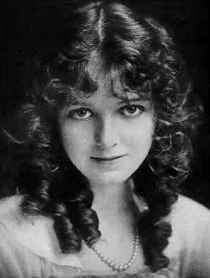 Archivo:Vivian Martin Stars of the Photoplay.jpg