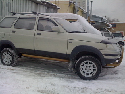 Файл:Lada 111-90 Tarzan-2 - 002.jpg