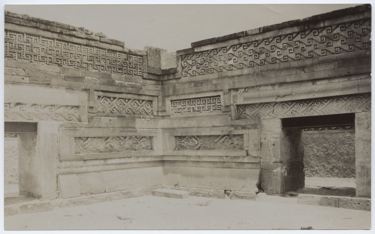 File:Northside Patio of the Mosaics, Mitla Ruins.jpg