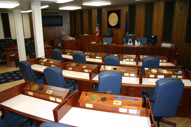 Archivo:Senate Chamber, Alaska.jpg