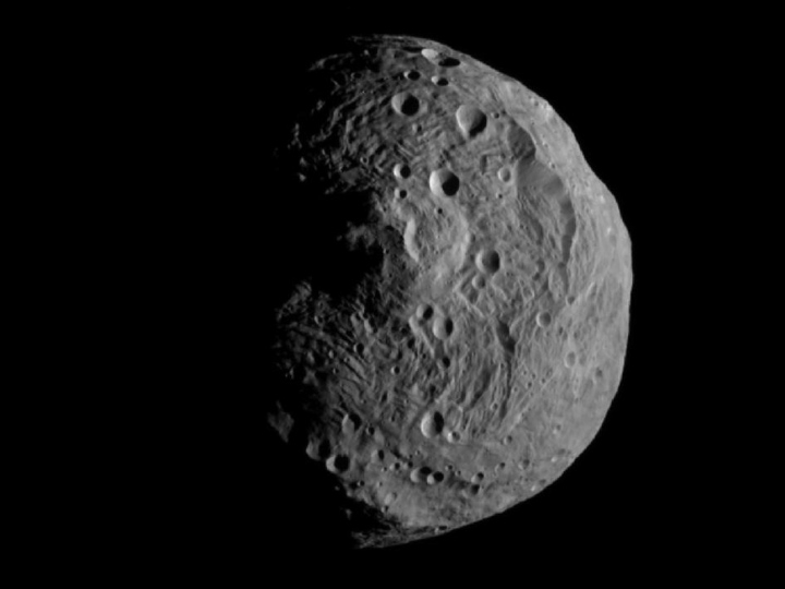 File:Dawn vesta image 071711.jpg