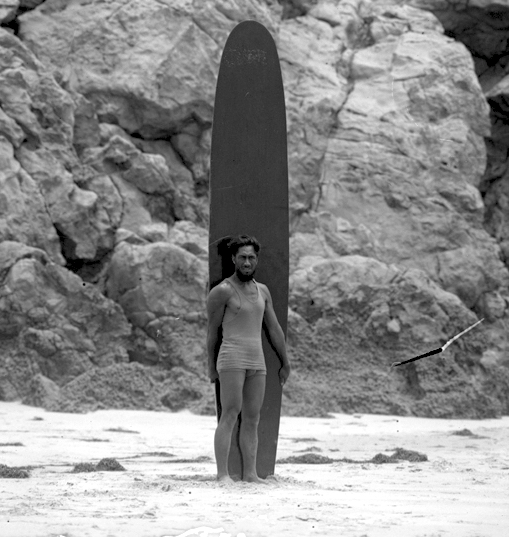 File:Duke Kahanamoku 1920.jpg