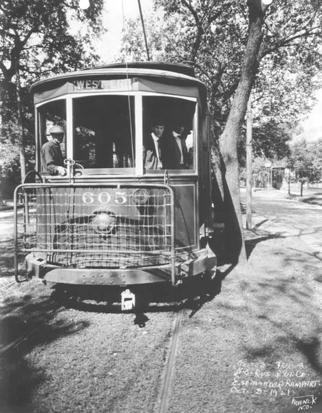 File:EsplanadeWestEndStreetcar1921.jpg