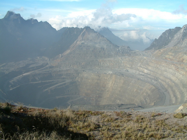 File:Grasberg mine.jpg