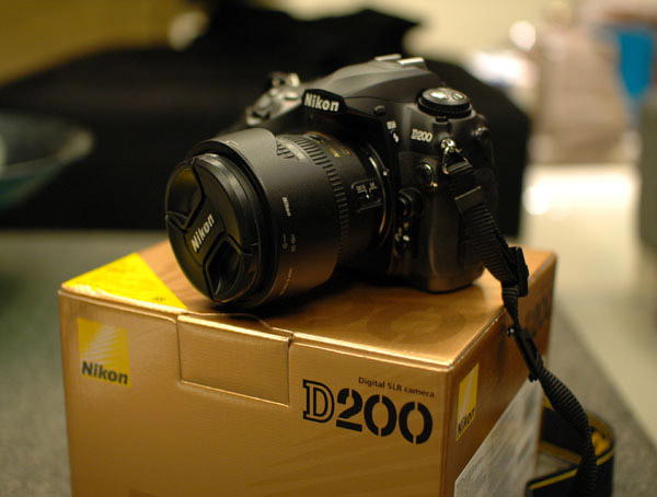 File:Nikon D200.jpg