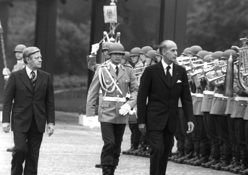 File:Bundesarchiv B 145 Bild-F051012-0010, Bonn, Empfang Staatspräsident von Frankreich.jpg