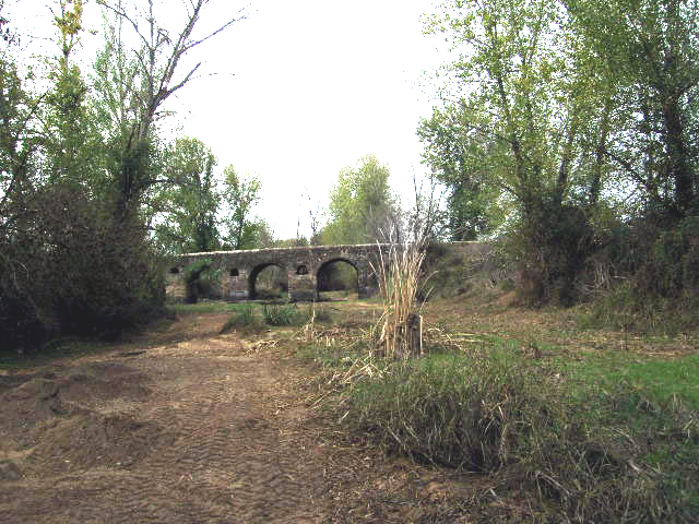 Archivo:Ponte romana sobre a ribeira de Odivelas 03.png