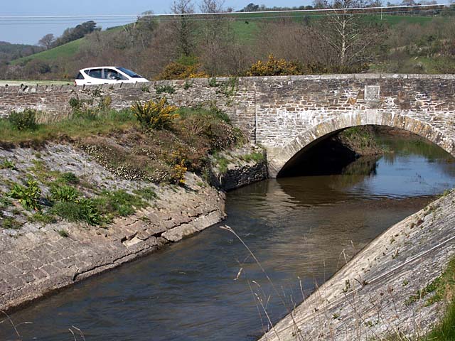 File:Tregony Bridge. - geograph.org.uk - 418452.jpg