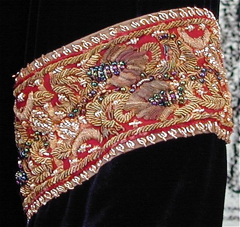 File:Arwen Sleeve Detail Close-up Enhanced.jpg