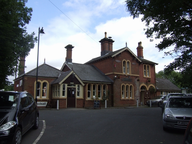 File:Codsall Railway Station - geograph.org.uk - 515579.jpg