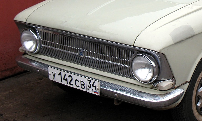 File:412-Grille-roundheadlights-IZH.jpg