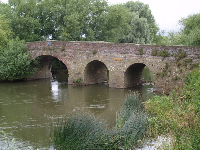 File:Pershore Old Bridge - geograph.org.uk - 497754.jpg