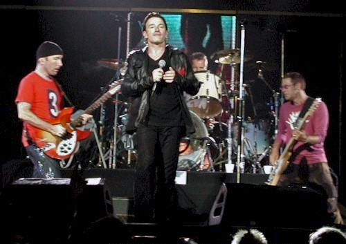 Archivo:U2 Elevation Tour Berlin 2001-07-29 (18351610).jpg