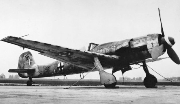 File:Focke-Wulf Ta 152 H (15247074656).jpg