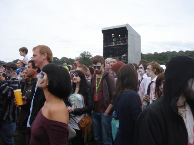 File:Zombie Hoard at The Big Chill.jpg