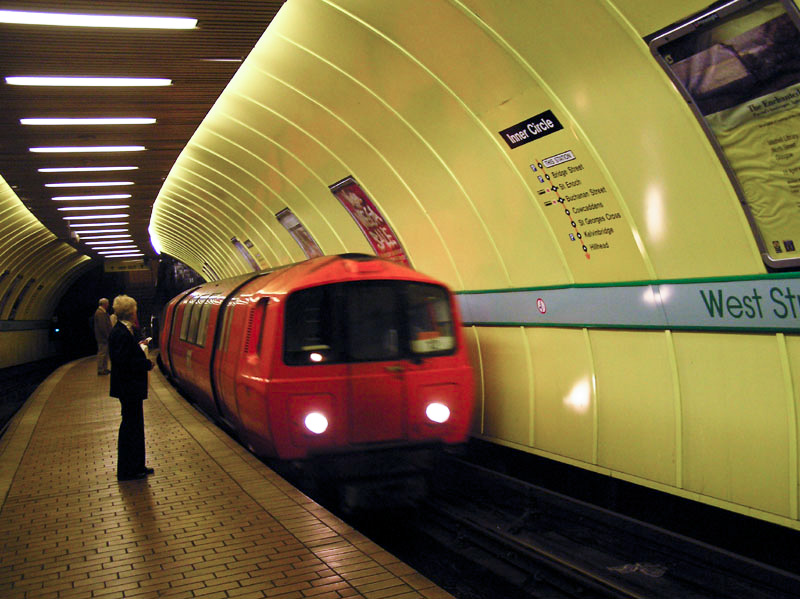 File:Glasgow Underground.jpg