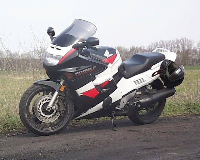 File:HondaCBR1000F.jpg