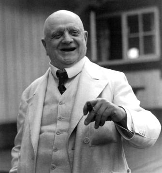 Archivo:Jean Sibelius 1939.jpg