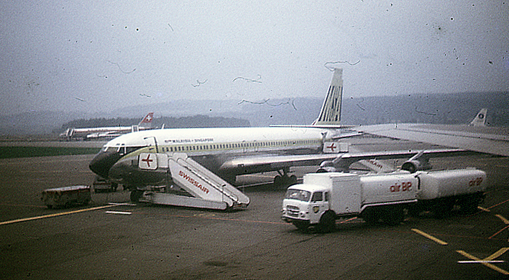 File:Malaysia-Singapore Airlines B707 at Zurich 1972.jpg