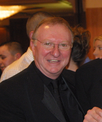 Archivo:Dennis Taylor, 2004.jpg