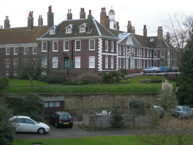 File:Morden College - geograph.org.uk - 359602.jpg