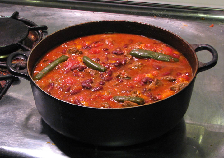 File:Pot-o-chili.jpg