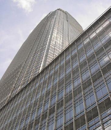 File:Looking up at Goldman Sachs Tower.jpg