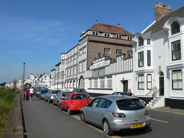 File:Mostyn House School, Neston - geograph.org.uk - 1500552.jpg