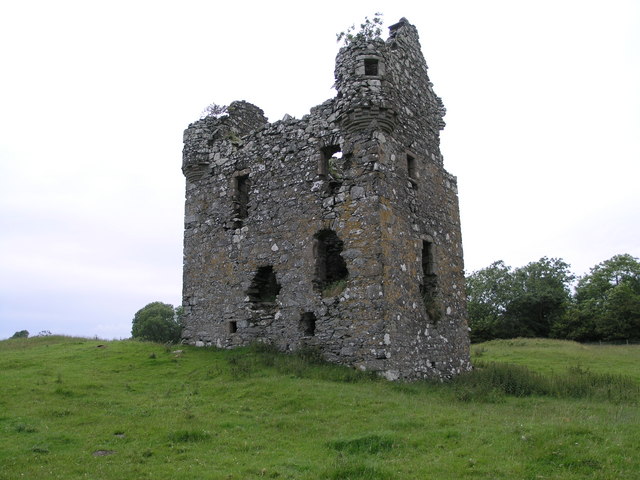 File:Plunton Castle - geograph.org.uk - 494924.jpg