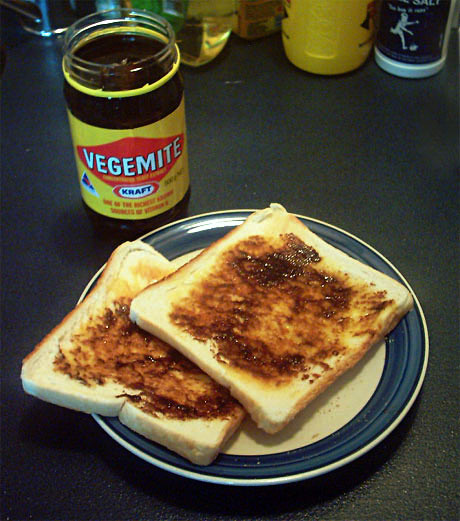 Archivo:Vegemiteontoast large.jpg