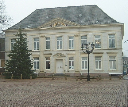 Файл:Rathaus Esens.jpg