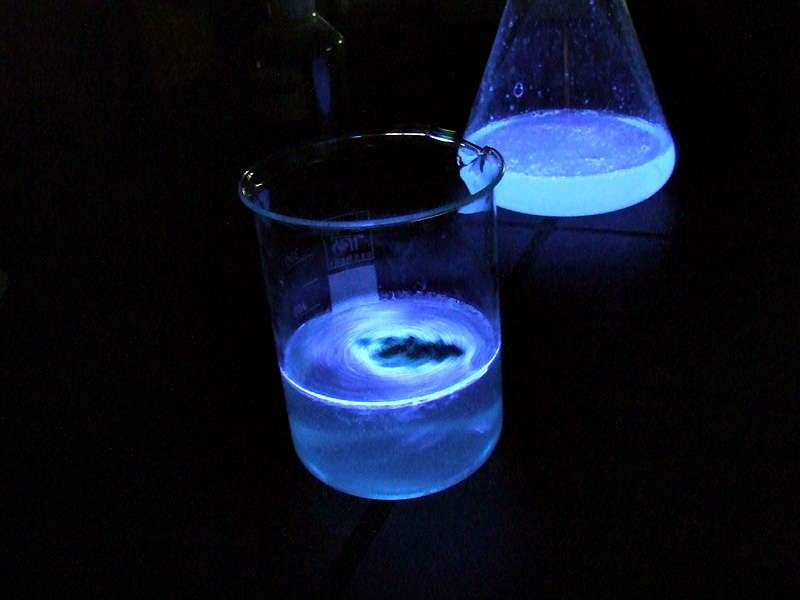 File:Luminol.jpg