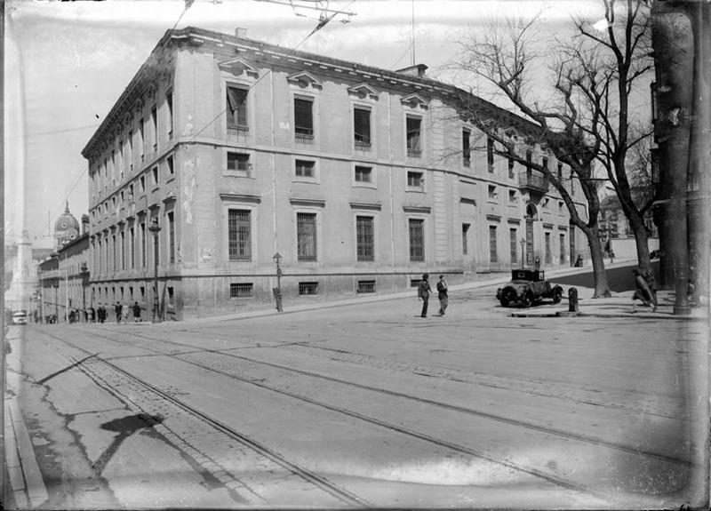 Archivo:Palacio Grimaldi-Godoy, 1930.jpg