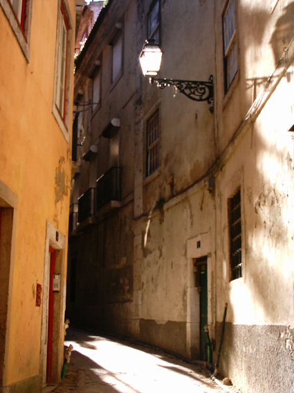 File:Lisboa-rua.jpg