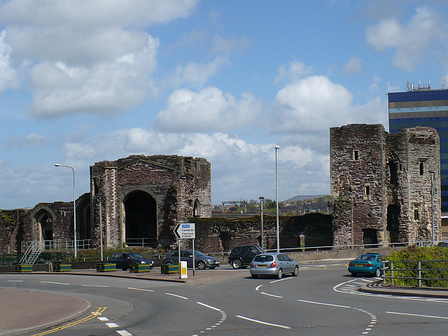 File:Newport Castle - geograph.org.uk - 781279.jpg