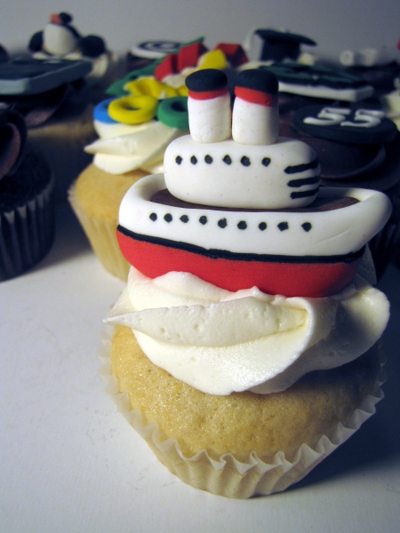 File:Cruise Ship Cupcake (3379378944).jpg