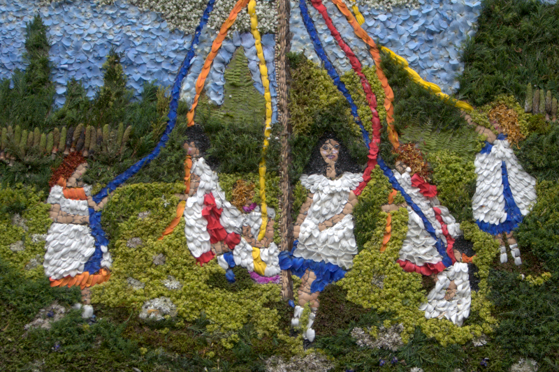 Archivo:Hayfield well dressing detail 1694059426 b8892c1d6e o.jpg