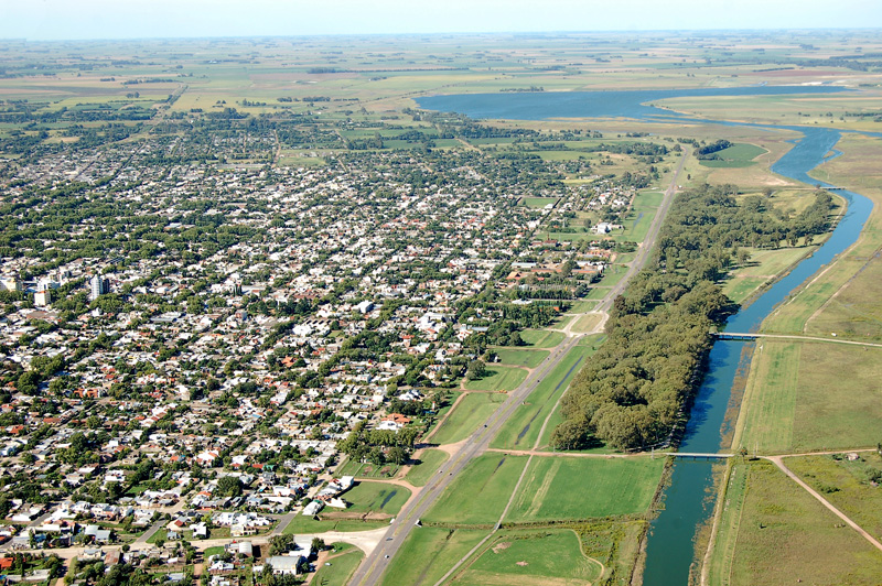 File:Junín y Río Salado.jpg