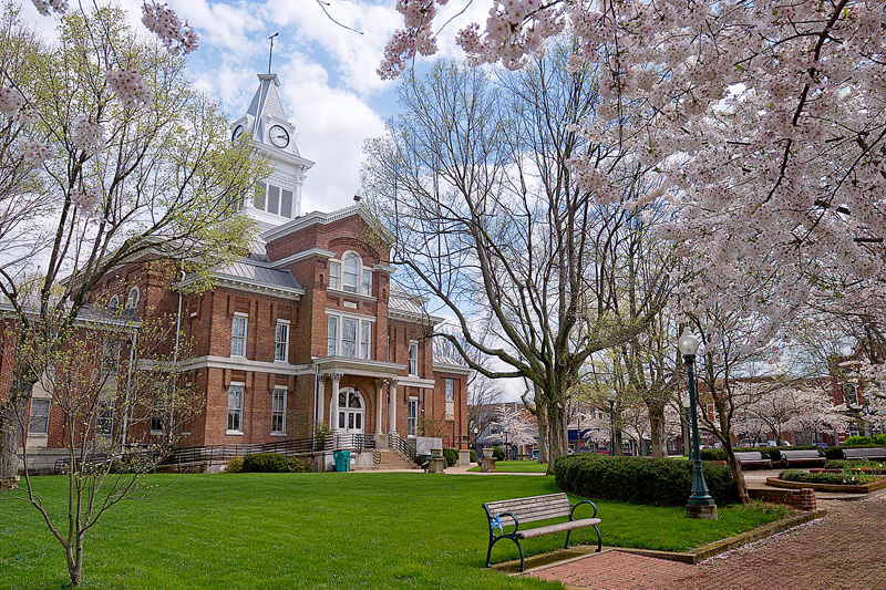 File:Old Simpson County, Kentucky courthouse.jpg