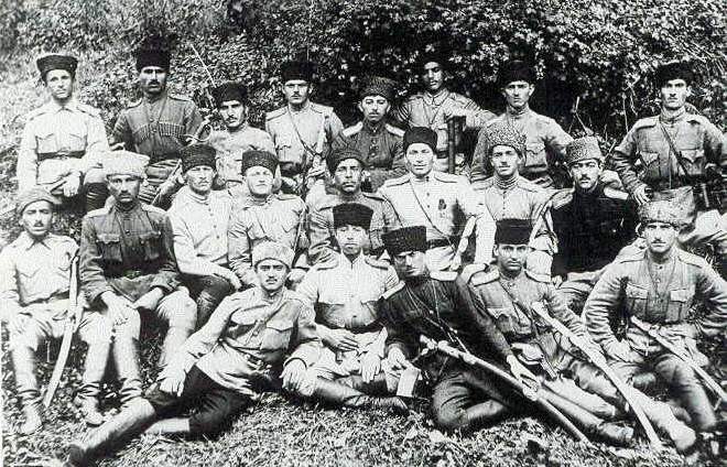 Файл:Officers of Army of the Azerbaijan Democratic Republic.jpg